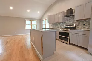 6 Southold Rd, Sound Beach, NY 11789 - Photo 16