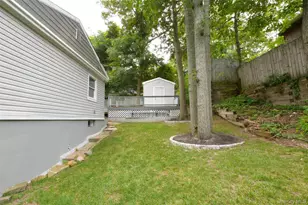 6 Southold Rd, Sound Beach, NY 11789 - Photo 22