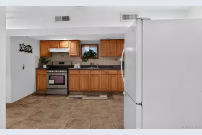 937 E 39th Street, Brooklyn, NY 11210 - Photo 28