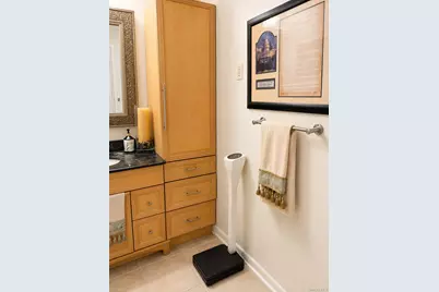 200 High Point Drive #8, Hartsdale, NY 10530 - Photo 10
