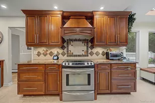 6 Field Daisy Ln, East Northport, NY 11731 - Photo 14