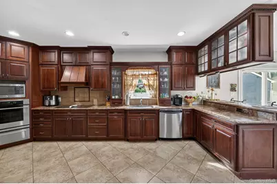 60 Steuben Boulevard, Nesconset, NY 11767 - Photo 12