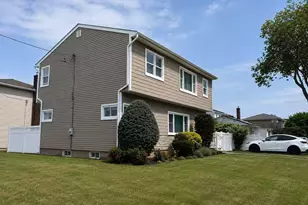 278 N 4th St, Bethpage, NY 11714 - Photo 2