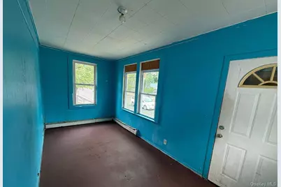 583 Straight Path, West Babylon, NY 11704 - Photo 4