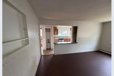 583 Straight Path, West Babylon, NY 11704 - Photo 6