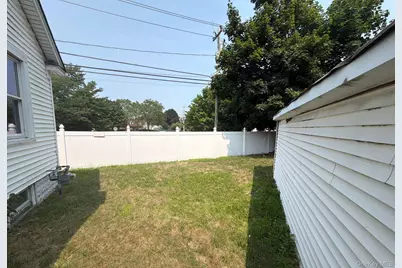 583 Straight Path, West Babylon, NY 11704 - Photo 16