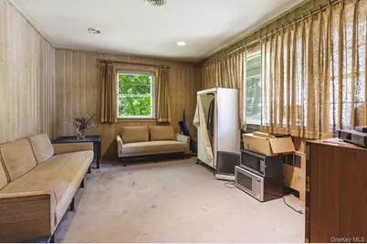 80 Nassau Drive, Great Neck, NY 11021 - Photo 10