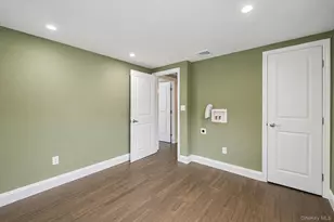18 Worden Pl, West Babylon, NY 11704 - Photo 20