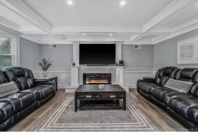 18 Worden Place, West Babylon, NY 11704 - Photo 4