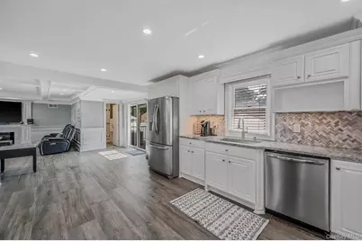 18 Worden Place, West Babylon, NY 11704 - Photo 10