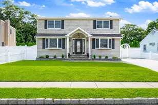 18 Worden Pl, West Babylon, NY 11704 - Photo 2