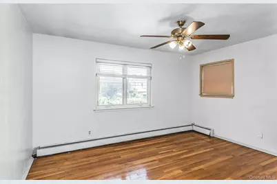 214 Park Avenue, New Hyde Park, NY 11040 - Photo 26