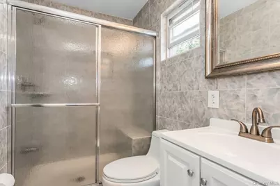 214 Park Avenue, New Hyde Park, NY 11040 - Photo 24