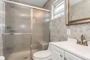 214 Park Ave, New Hyde Park, NY 11040 - Photo 24