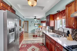 2 Fairhaven Dr, Wheatley Heights, NY 11798 - Photo 10