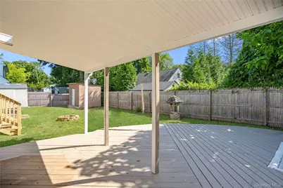 325 Harrison Avenue, Miller Place, NY 11764 - Photo 28