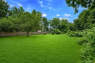 685 Village Ln, Mattituck, NY 11952 - Photo 6
