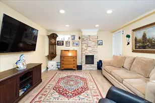 17 Joludow Dr, Massapequa Park, NY 11762 - Photo 18