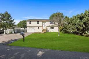 25 Marshall St, Patchogue, NY 11772 - Photo 2