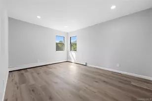 25 Marshall St, Patchogue, NY 11772 - Photo 16