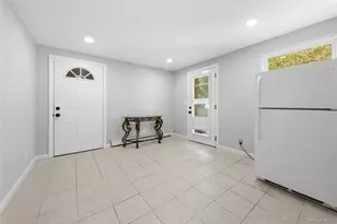 25 Marshall St, Patchogue, NY 11772 - Photo 24