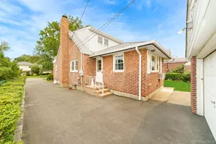 204 Center St, Williston Park, NY 11596 - Photo 6