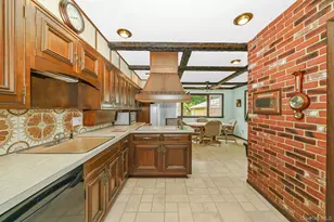 204 Center St, Williston Park, NY 11596 - Photo 18