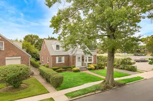 204 Center St, Williston Park, NY 11596 - Photo 30