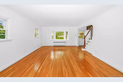 204 Center Street, Williston Park, NY 11596 - Photo 8