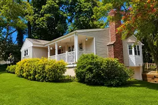 38 Hill Dr, Glen Head, NY 11545 - Photo 2