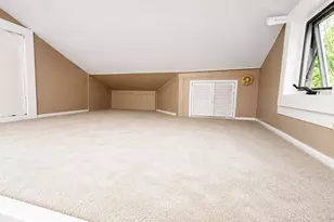 38 Hill Dr, Glen Head, NY 11545 - Photo 10