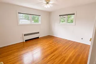 38 Hill Dr, Glen Head, NY 11545 - Photo 12