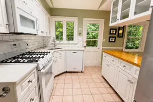 38 Hill Dr, Glen Head, NY 11545 - Photo 6