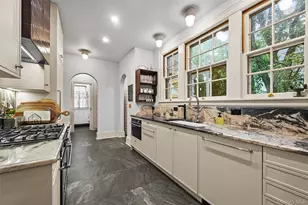 11 Maple Ave, Larchmont, NY 10538 - Photo 18