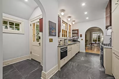 11 Maple Avenue, Larchmont, NY 10538 - Photo 24