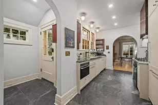 11 Maple Ave, Larchmont, NY 10538 - Photo 24