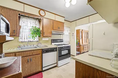 8007 250th Street, Bellerose, NY 11426 - Photo 10