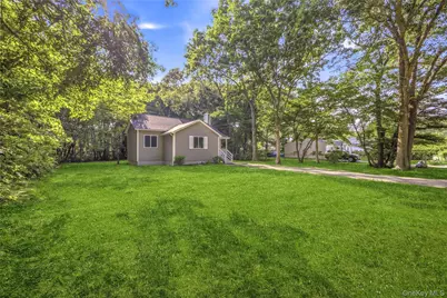 114 Wilson Avenue, Medford, NY 11763 - Photo 4