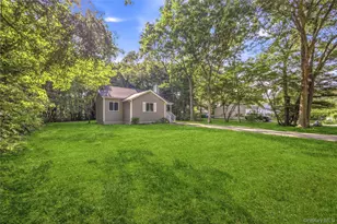 114 Wilson Ave, Medford, NY 11763 - Photo 4