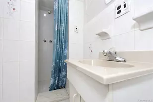 942 72nd St, Brooklyn, NY 11228 - Photo 16