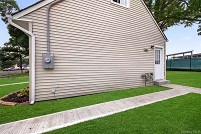 33 Parkway Boulevard, Wyandanch, NY 11798 - Photo 6