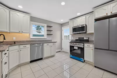 33 Parkway Boulevard, Wyandanch, NY 11798 - Photo 20