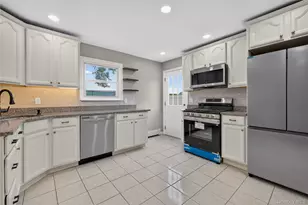 33 Parkway Blvd, Wyandanch, NY 11798 - Photo 20