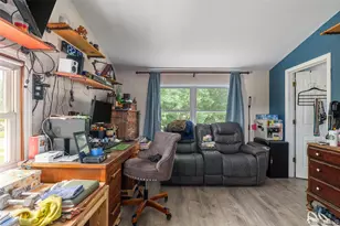 101 Blacksmith Rd E, Levittown, NY 11756 - Photo 12