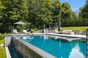 8 Seymour Pl W, Armonk, NY 10504 - Photo 12