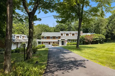 8 Seymour Place W, Armonk, NY 10504 - Photo 2