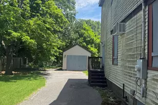 235 Mt Vernon Ave, Medford, NY 11763 - Photo 4