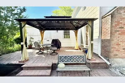 37 Hampton Avenue, Mastic, NY 11950 - Photo 32