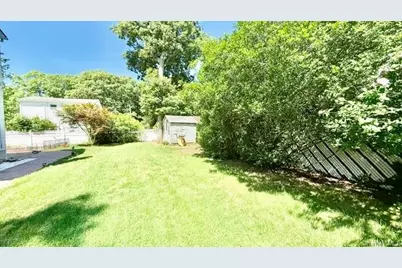 37 Hampton Avenue, Mastic, NY 11950 - Photo 34