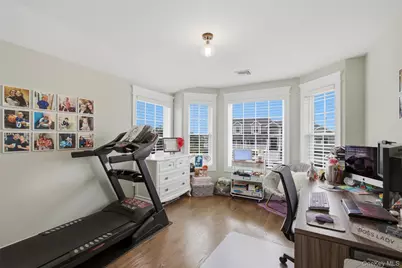 30 Berger Avenue, Amityville, NY 11701 - Photo 32